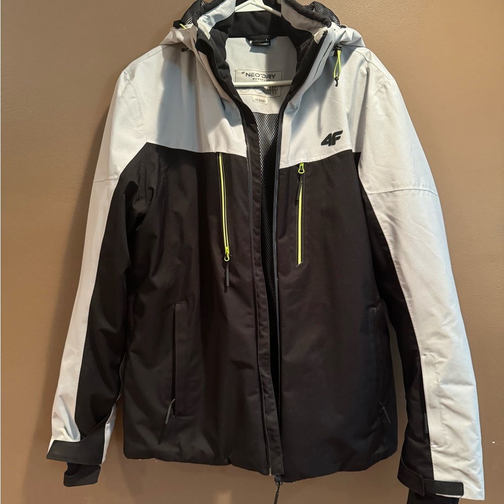4F snowboarding/ski jacket